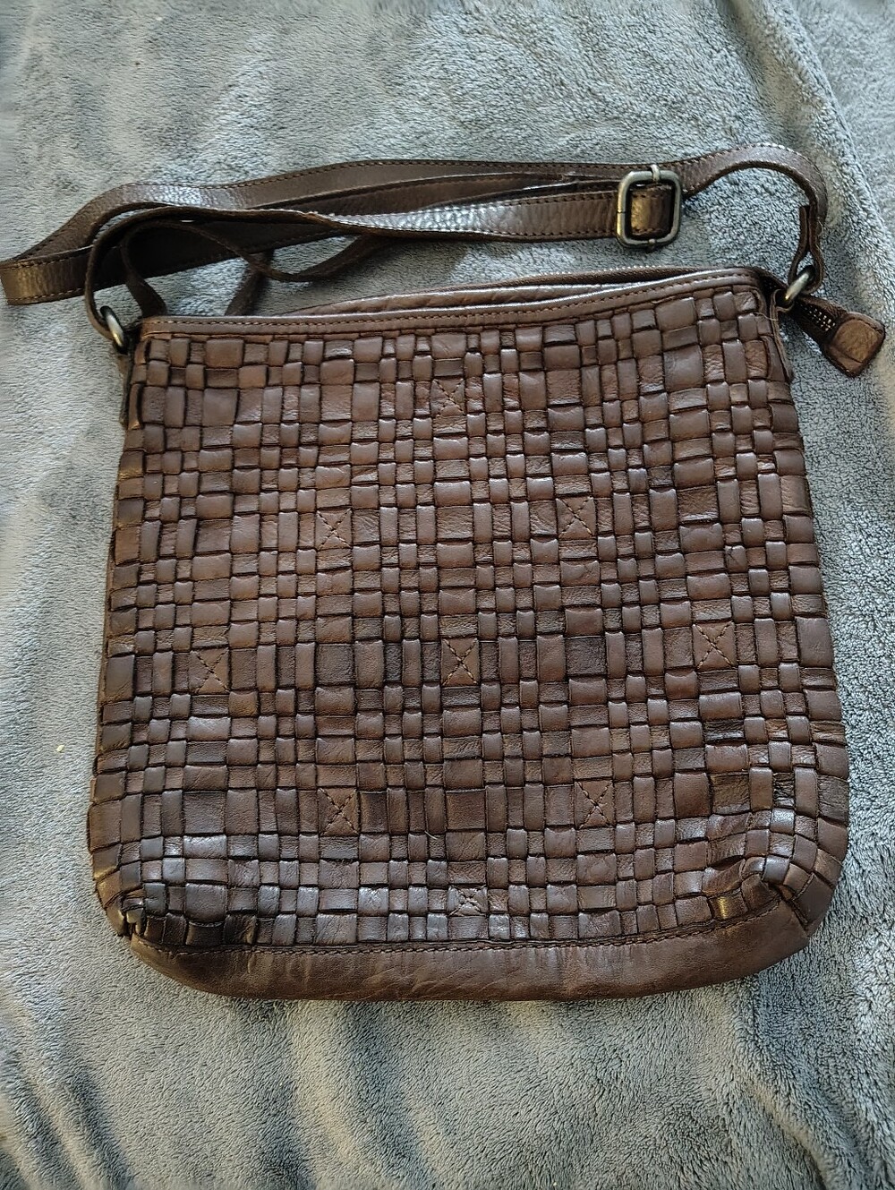 Vilenca Holland  Brown Woven Leather Crossbody Bag